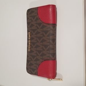 MICHAEL Michael Kors Hattie Continental Zip Around Wallet